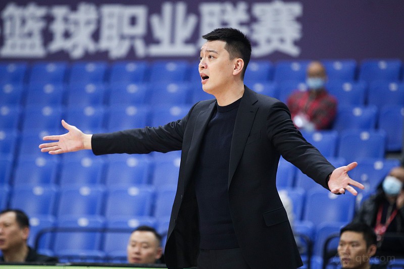 内蒙古男篮艰苦作战，换来辉煌胜利