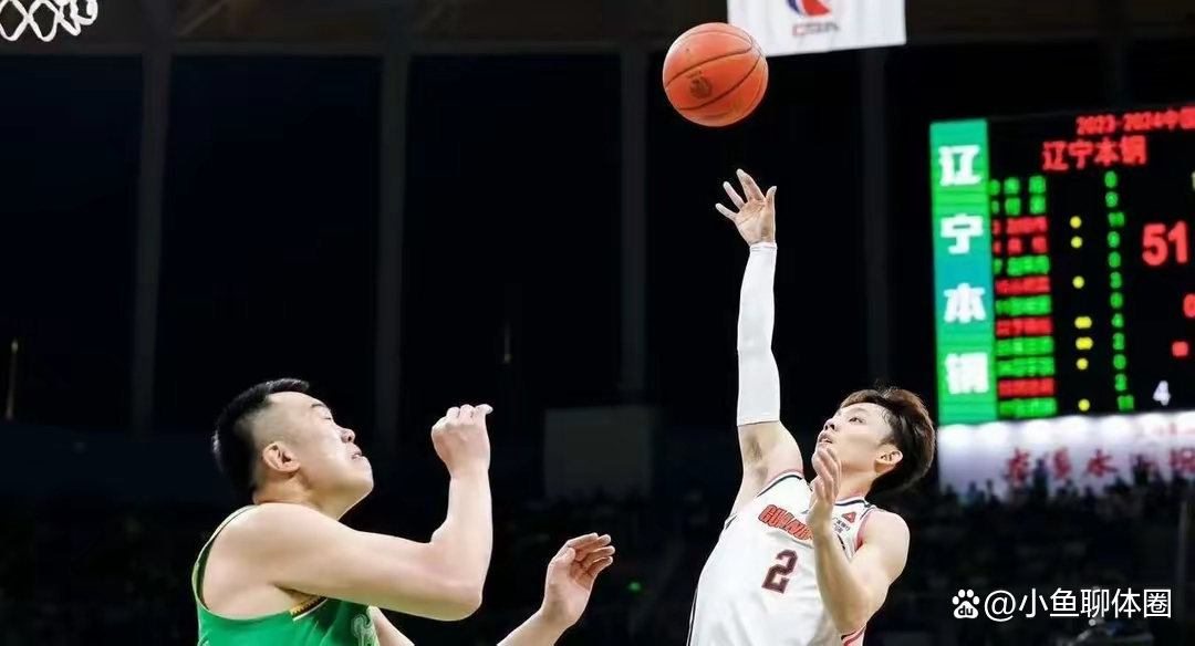 关于广东宏远队的胜利点亮了联赛赛场的信息
