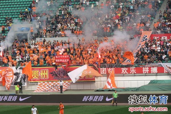 贵州主场输给四川，赛季压力增大的简单介绍